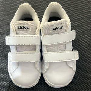 Boy’s Adidas size 7 kids‎